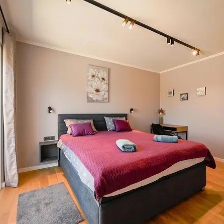 Matohanci Dazzling With Pool - Four Bedroom With Pool *