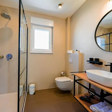 Matohanci Dazzling With Pool - Four Bedroom With Pool