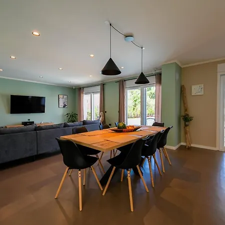 Matohanci Dazzling With Pool - Four Bedroom With Pool * Kanfanar