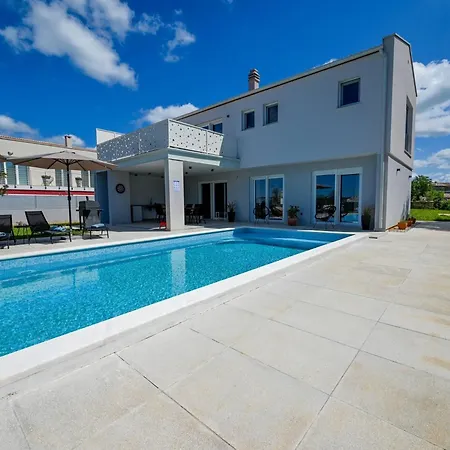 Matohanci Dazzling With Pool - Four Bedroom With Pool Villa