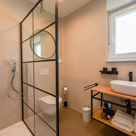 Matohanci Dazzling With Pool - Four Bedroom With Pool *