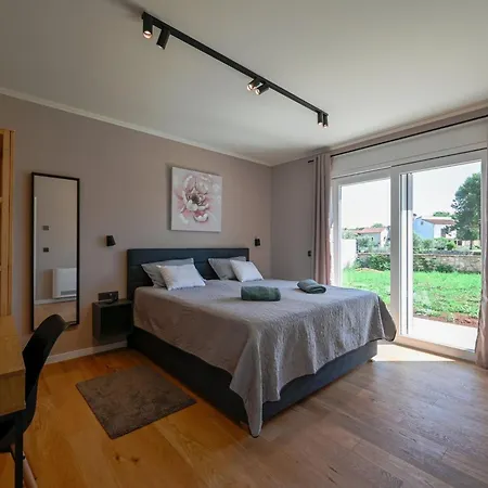 Villa Matohanci Dazzling With Pool - Four Bedroom With Pool